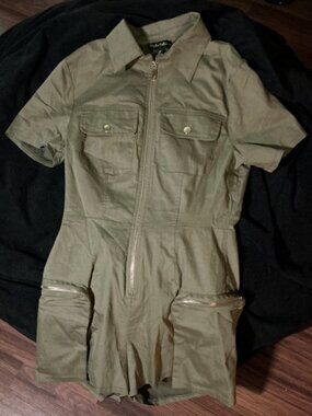 Army Green 1 piece Jumpsuit with Zippers and Pockets - Size Med - NEW